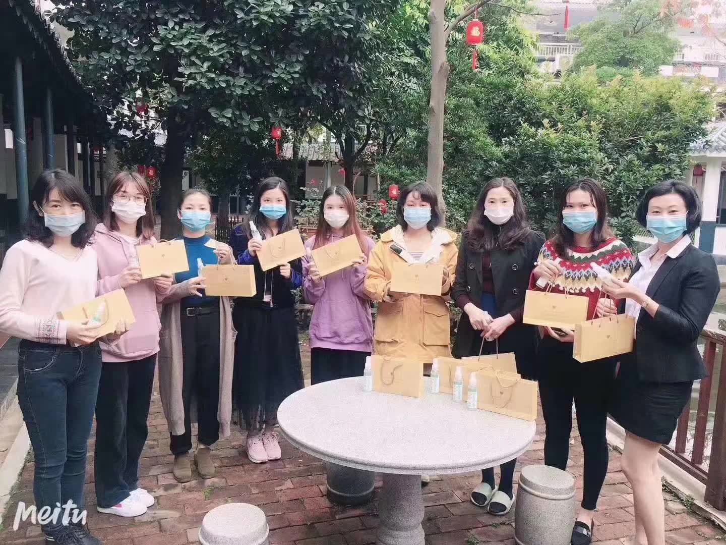 三八婦女節(jié) 美納為全體女職工發(fā)放溫馨福利！